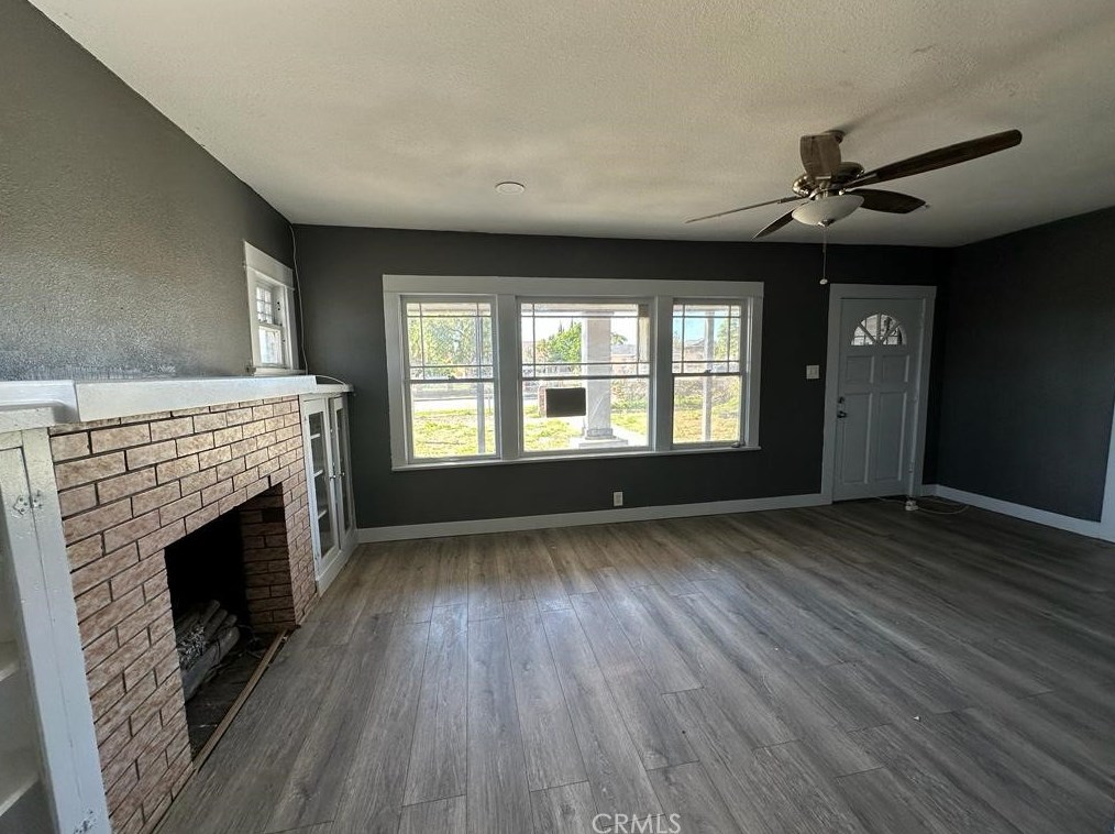 9089 Olive St, Fontana CA  92335-4624 exterior