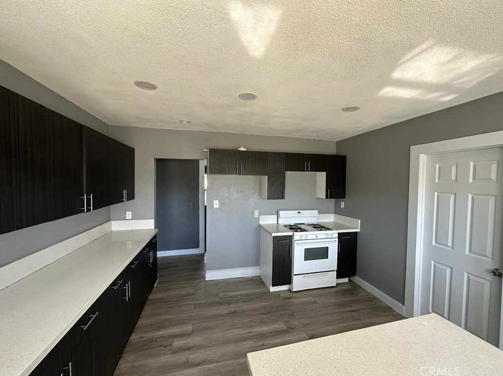 9089 Olive St, Fontana CA  92335-4624 exterior
