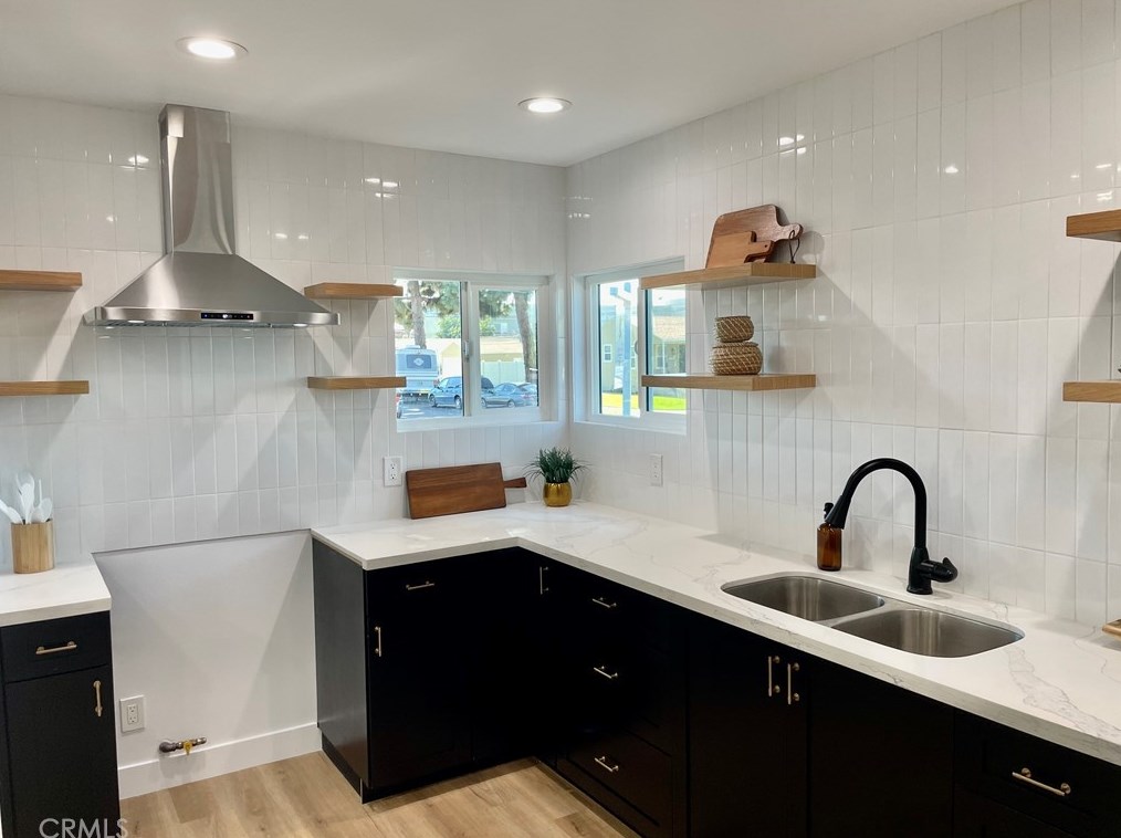 2171 Cowlin Ave, Los Angeles CA  90040-1338 exterior