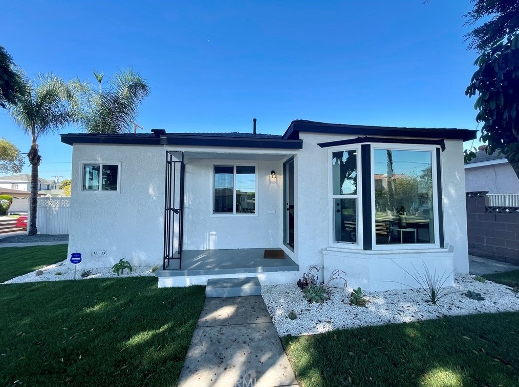 2171 Cowlin Ave, Los Angeles CA  90040-1338 exterior
