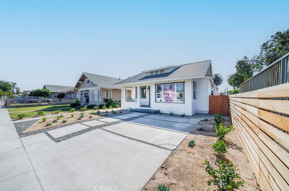 1544 57th St, Los Angeles CA  90011-5024 exterior