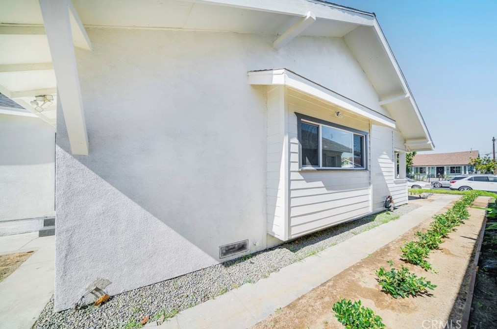 1544 57th St, Los Angeles CA  90011-5024 exterior
