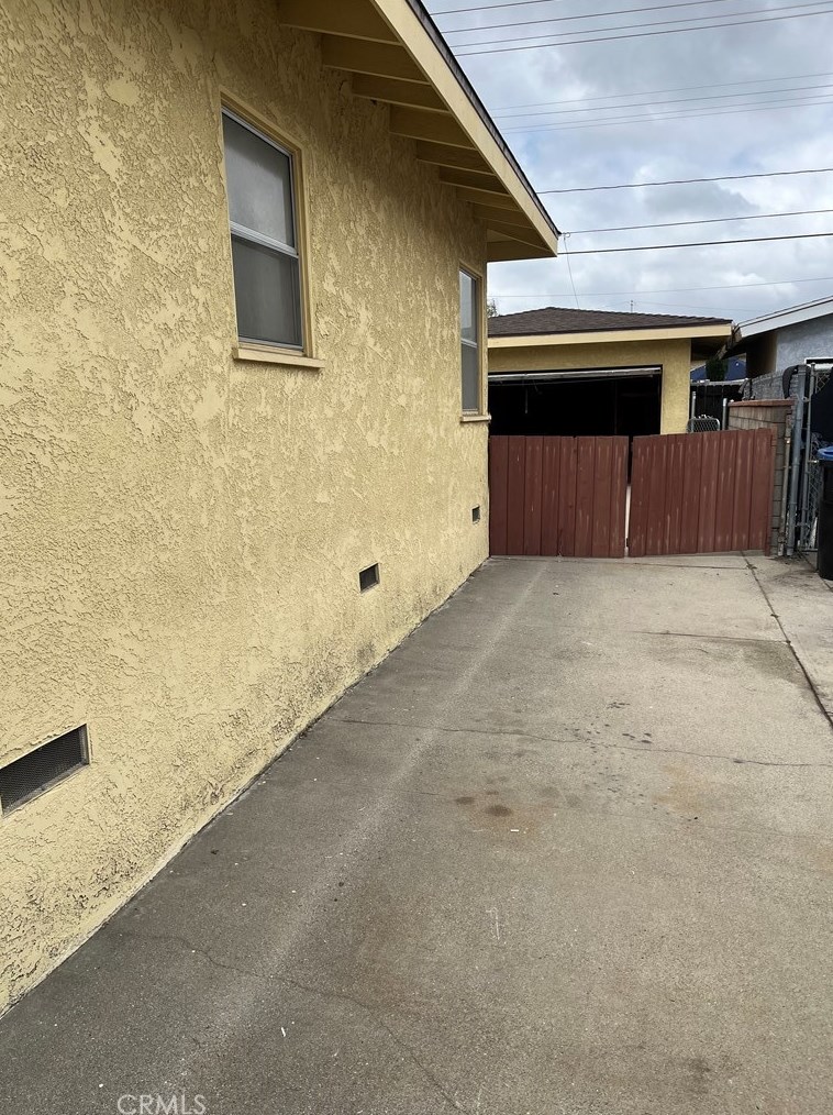 13309 Alburtis Ave, Norwalk CA  90650-2830 exterior