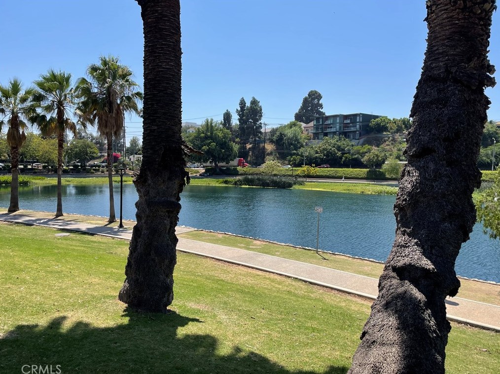 916 Bonnie Brae St, Los Angeles CA  90026-4924 exterior