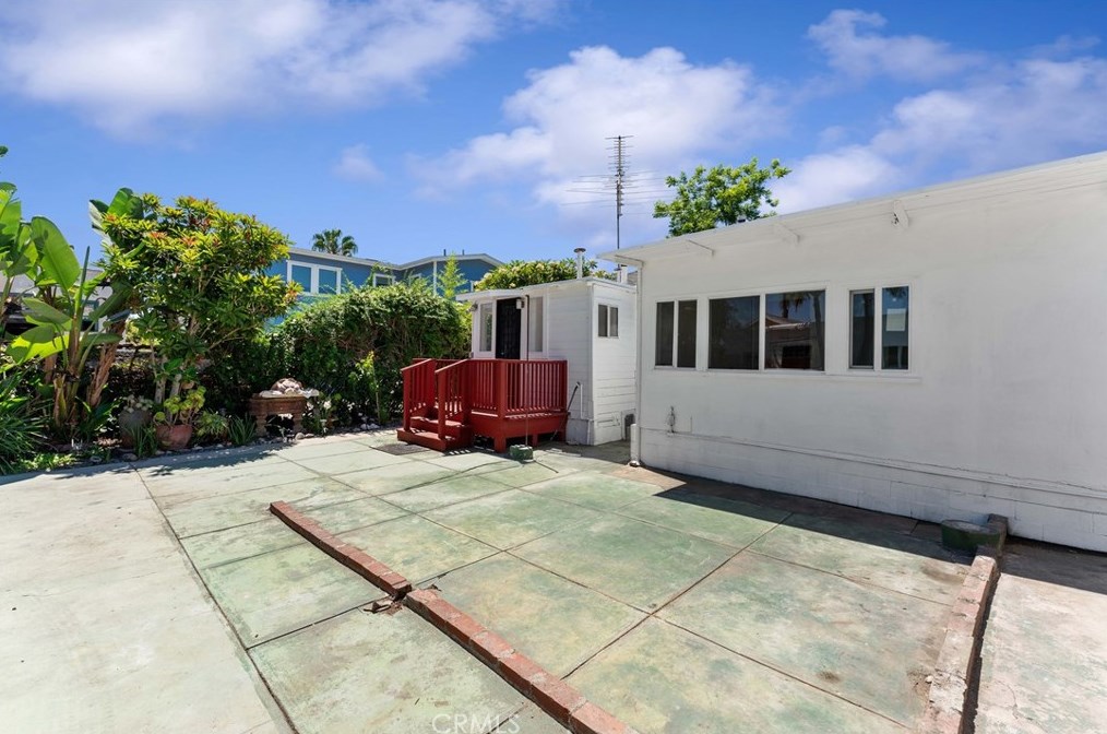 916 Bonnie Brae St, Los Angeles CA  90026-4924 exterior