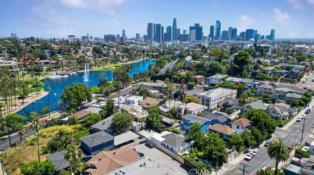 916 Bonnie Brae St, Los Angeles CA  90026-4924 exterior