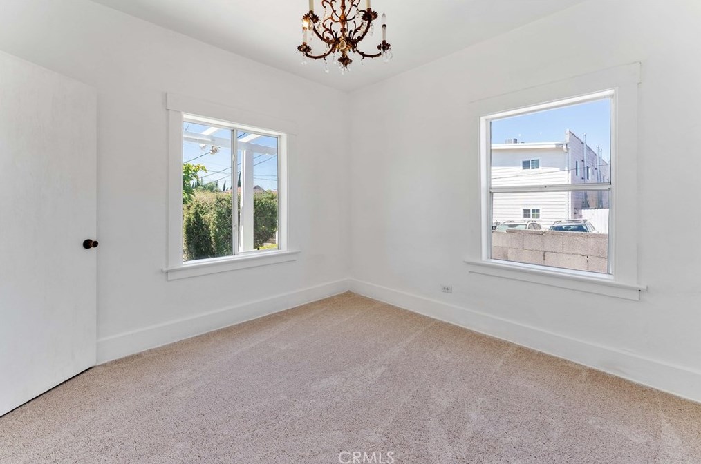 916 Bonnie Brae St, Los Angeles CA  90026-4924 exterior