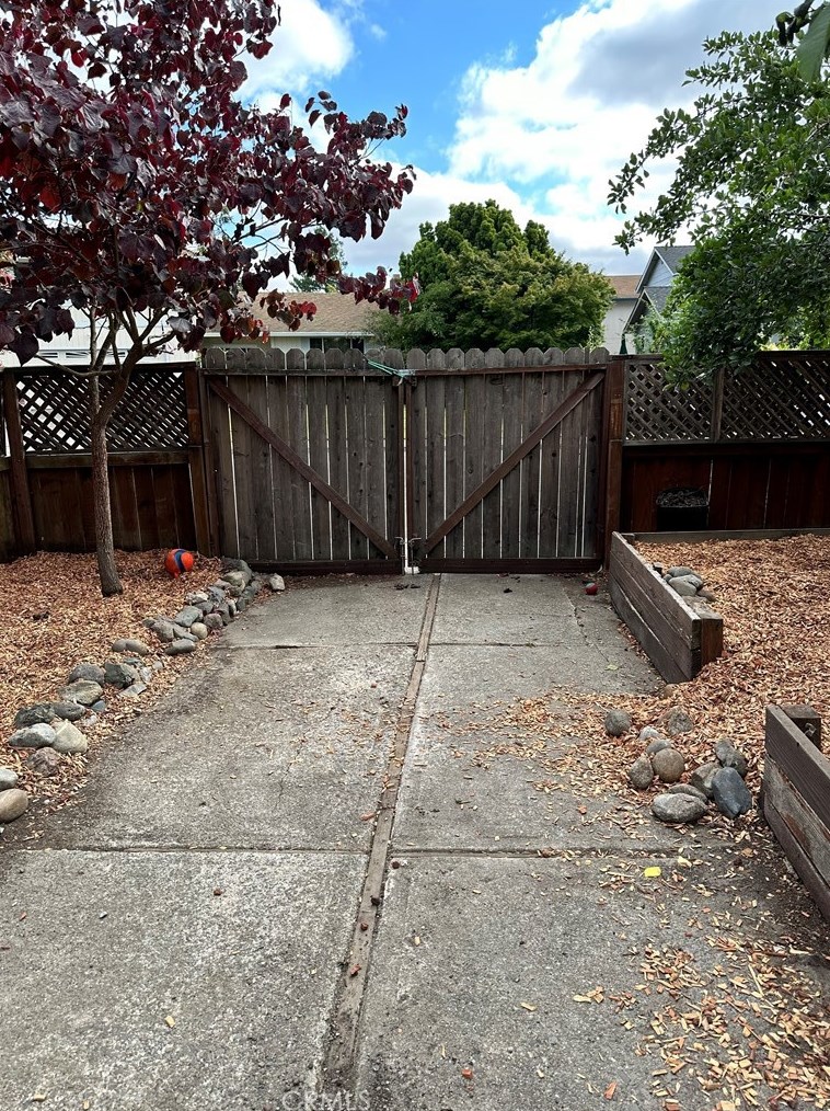 1632 Caulfield Ln, Petaluma CA  94954-4552 exterior