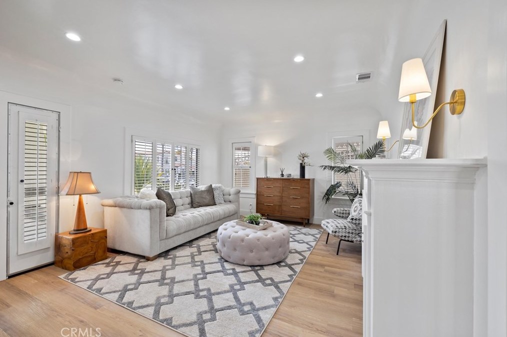 5415 8th Ave, Los Angeles CA  90043-2517 exterior