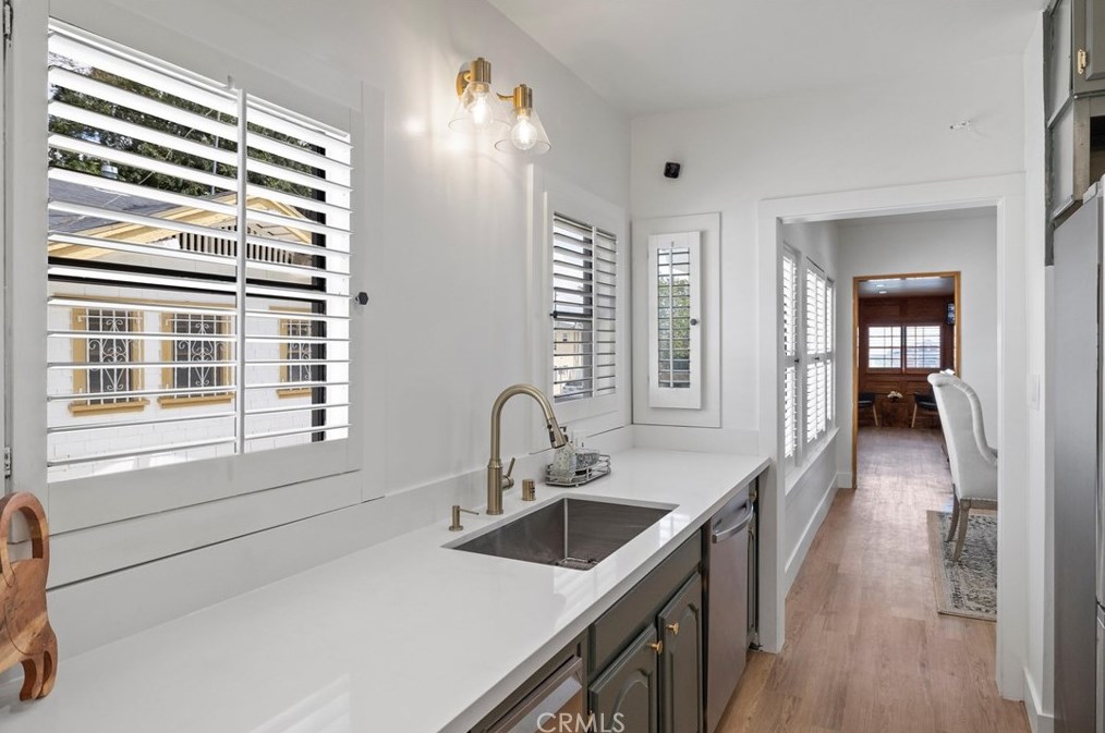 5415 8th Ave, Los Angeles CA  90043-2517 exterior