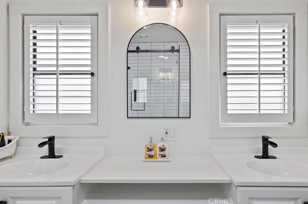 5415 8th Ave, Los Angeles CA  90043-2517 exterior