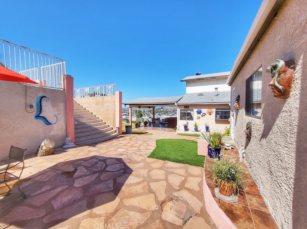 3976 Dwiggins St, Los Angeles CA  90063-1716 exterior