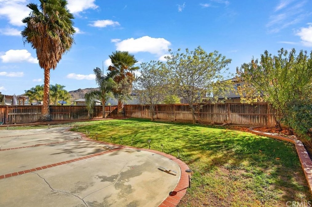 27655 Gladstone Dr, Moreno Valley CA  92555-5828 exterior