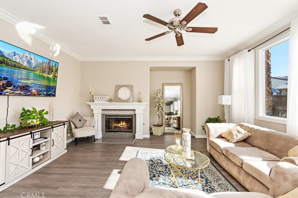 27655 Gladstone Dr, Moreno Valley CA  92555-5828 exterior