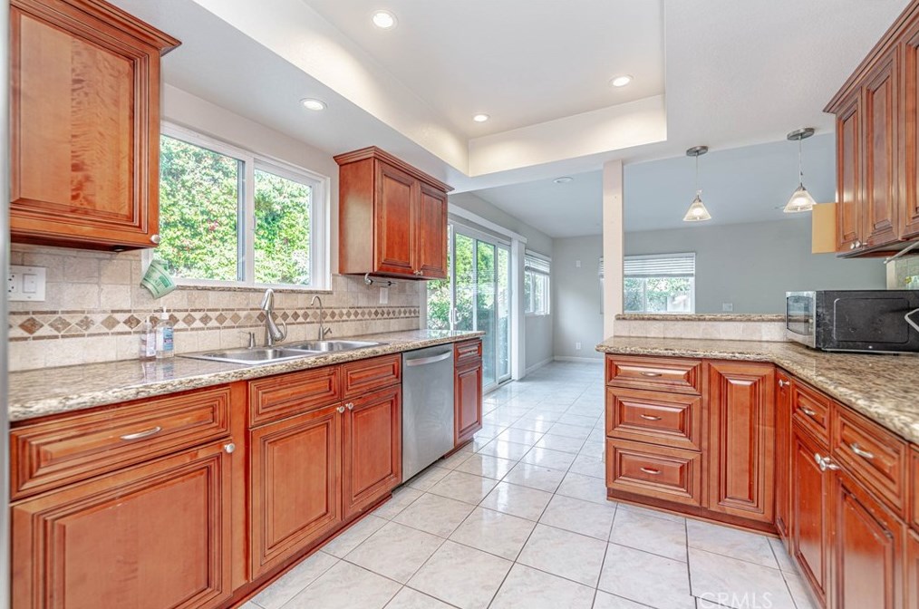 6147 James Alan St, Cypress CA  90630-3929 exterior