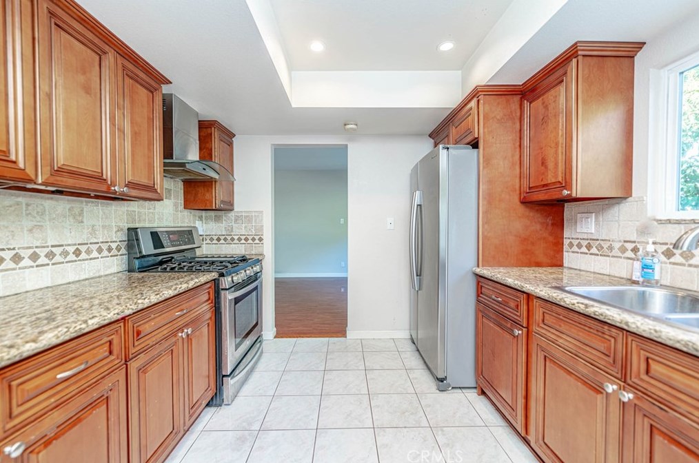 6147 James Alan St, Cypress CA  90630-3929 exterior