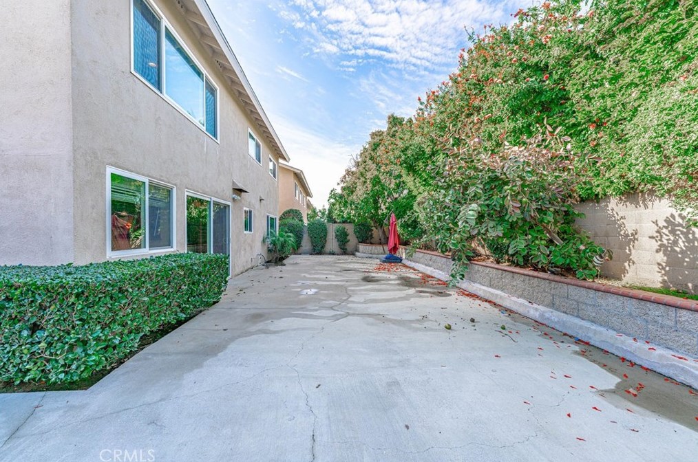 6147 James Alan St, Cypress CA  90630-3929 exterior
