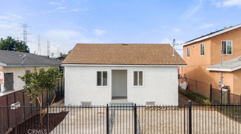 8917 Bandera St, Los Angeles CA  90002-1413 exterior