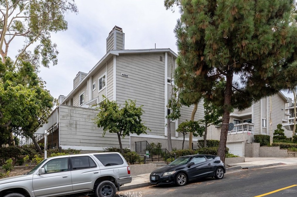 4658 Don Lorenzo Dr, Los Angeles CA  90008-4177 exterior