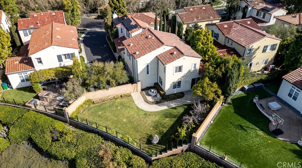 42 Gardenpath, Irvine CA 92603-0157 exterior