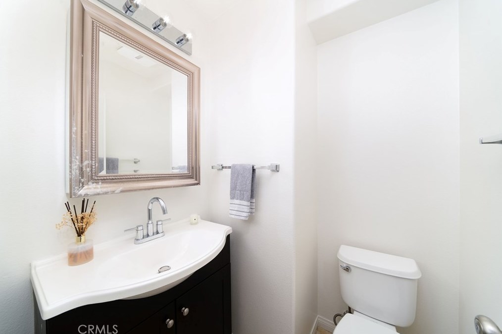 42 Gardenpath, Irvine CA 92603-0157 exterior