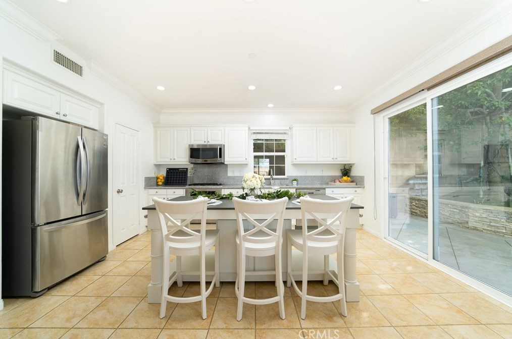 42 Gardenpath, Irvine CA 92603-0157 exterior