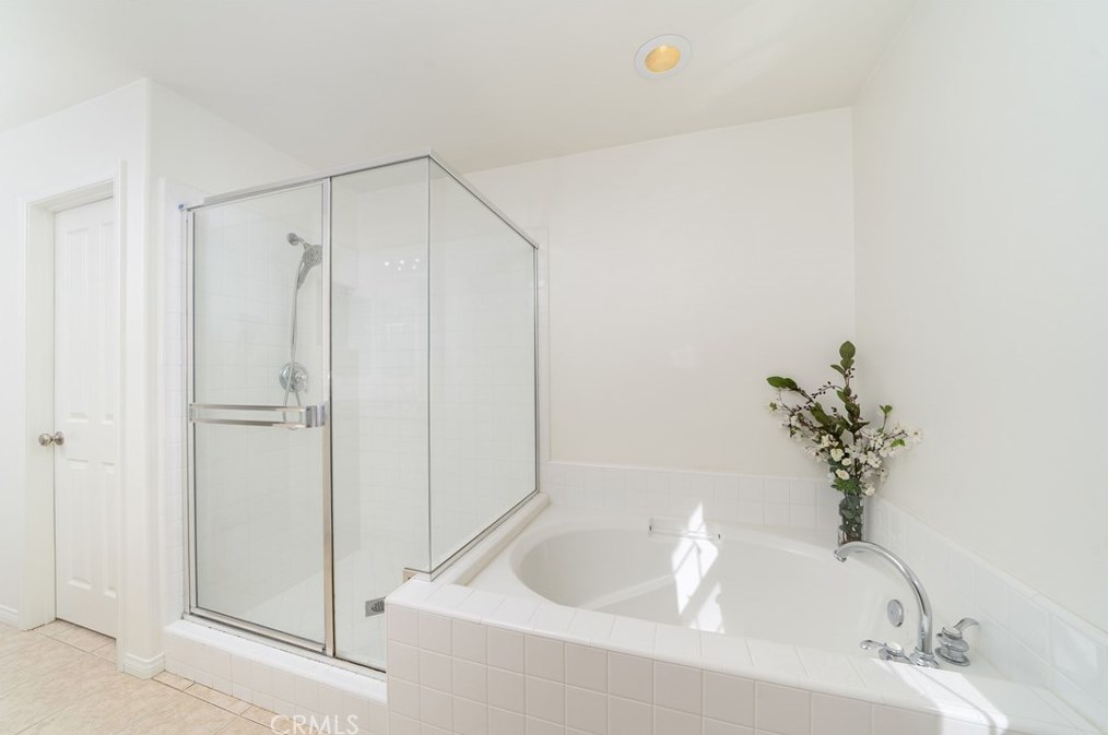 42 Gardenpath, Irvine CA 92603-0157 exterior