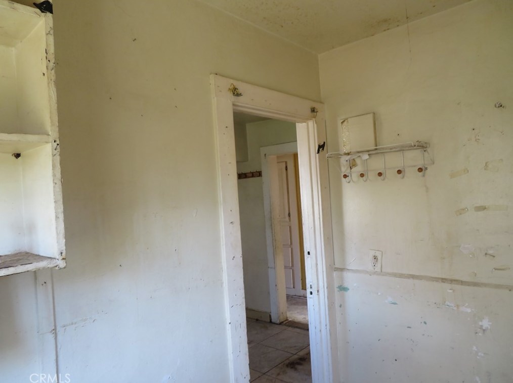 1226 Vernon Ave, Los Angeles CA  90011-3721 exterior