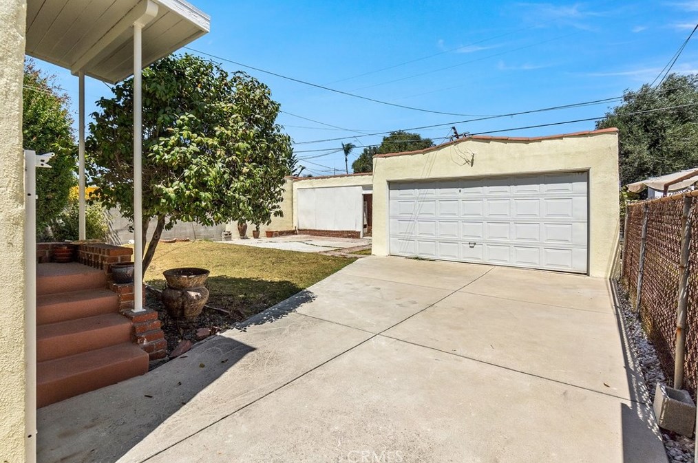 1927 82nd St, Los Angeles CA  90047-2645 exterior