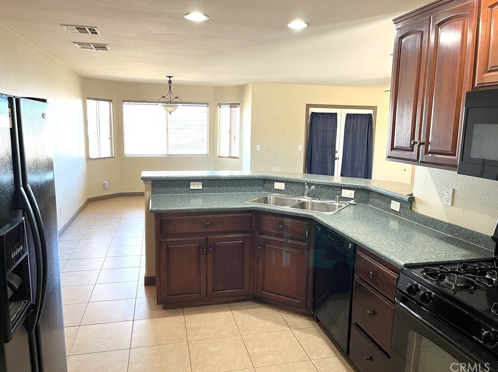 7007 Alpine Ave, Twntynine Plm CA  92277-2903 exterior