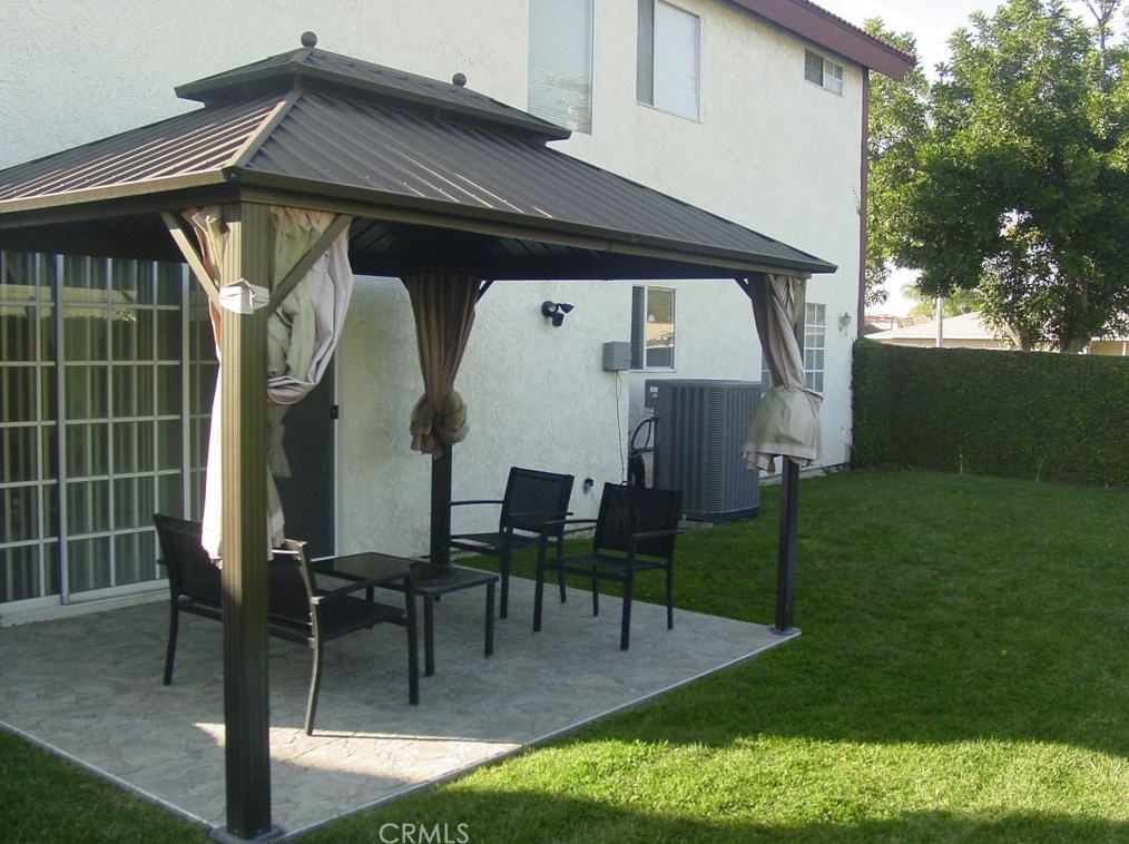 18700 Wright Pl, Artesia CA  90701-5658 exterior