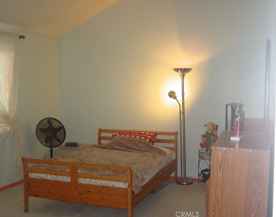 18700 Wright Pl, Artesia CA  90701-5658 exterior