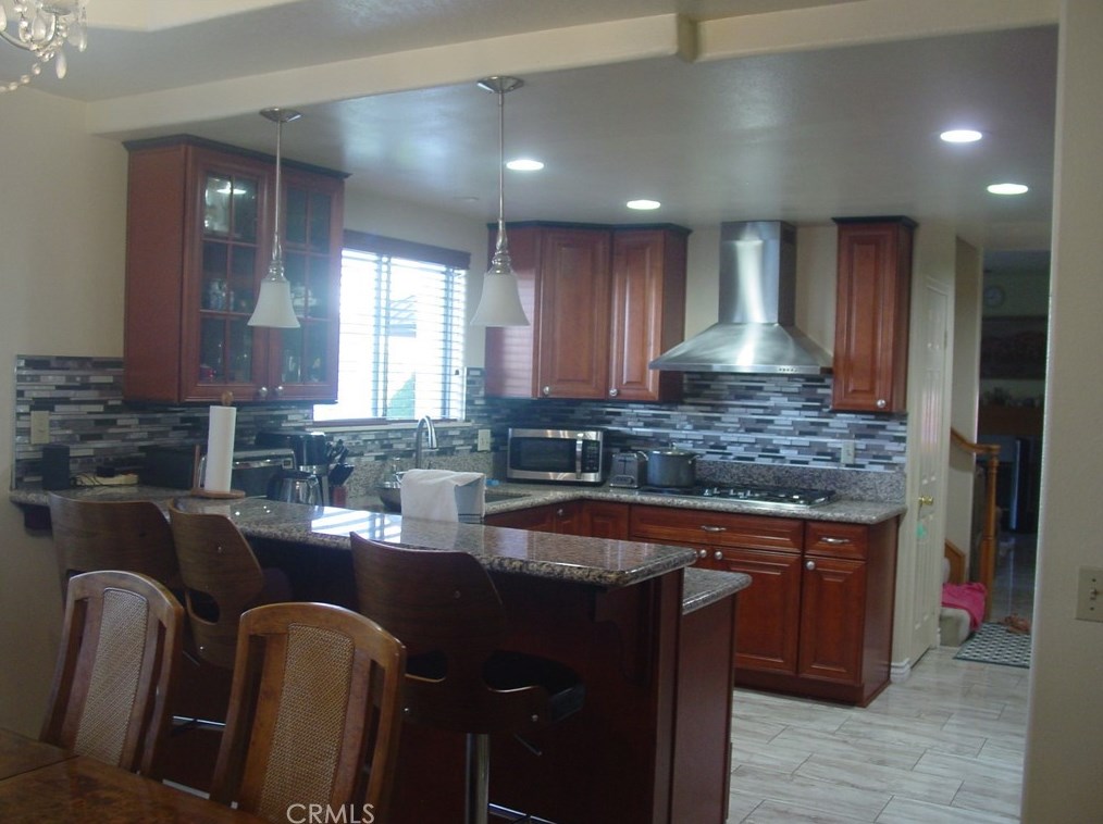 18700 Wright Pl, Artesia CA  90701-5658 exterior