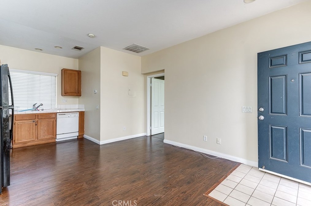 11147 Cornerstone Rd, Riverside CA  92503-0633 exterior