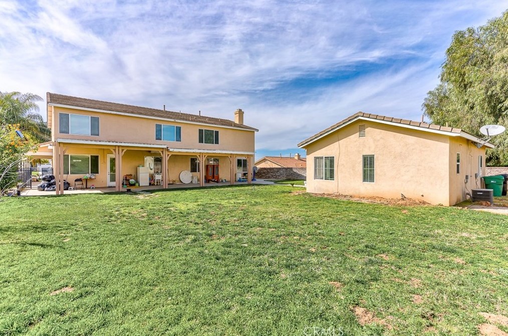 11147 Cornerstone Rd, Riverside CA  92503-0633 exterior