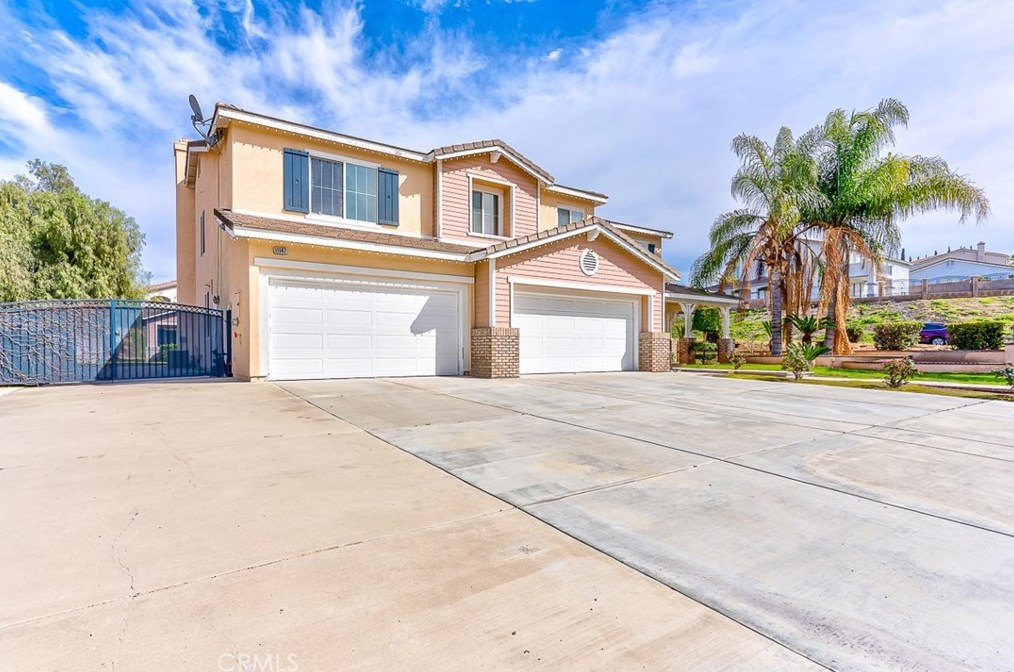 11147 Cornerstone Rd, Riverside CA  92503-0633 exterior