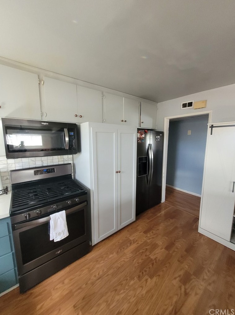 43865 Fig Ave, Lancaster CA  93534-5050 exterior