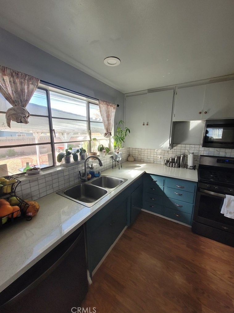 43865 Fig Ave, Lancaster CA  93534-5050 exterior