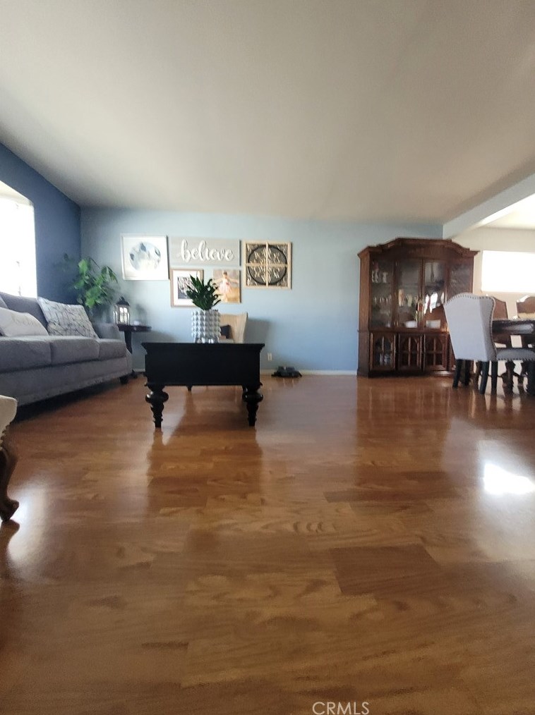 43865 Fig Ave, Lancaster CA  93534-5050 exterior