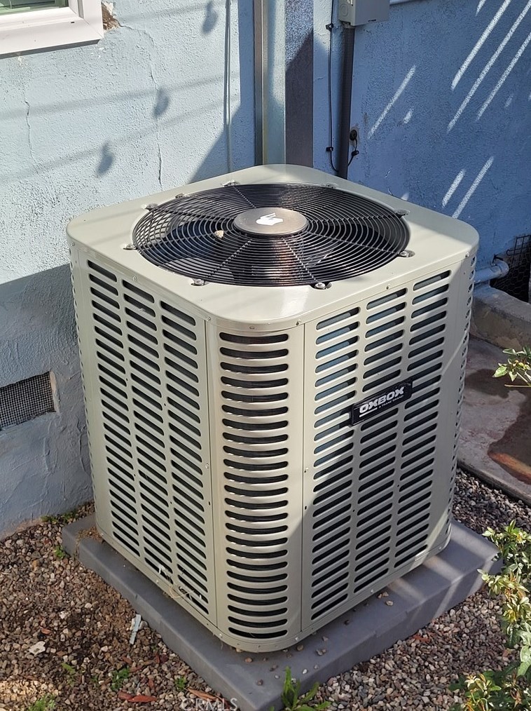 43865 Fig Ave, Lancaster CA  93534-5050 exterior