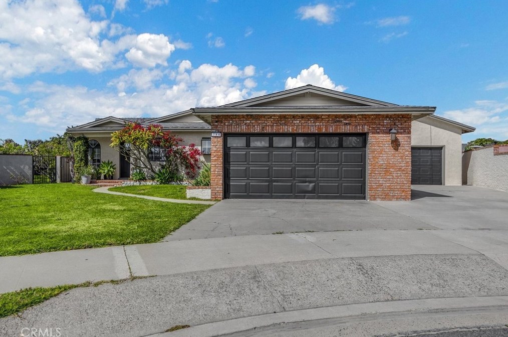 794 Shirley Dr, Orange CA  92867-7119 exterior