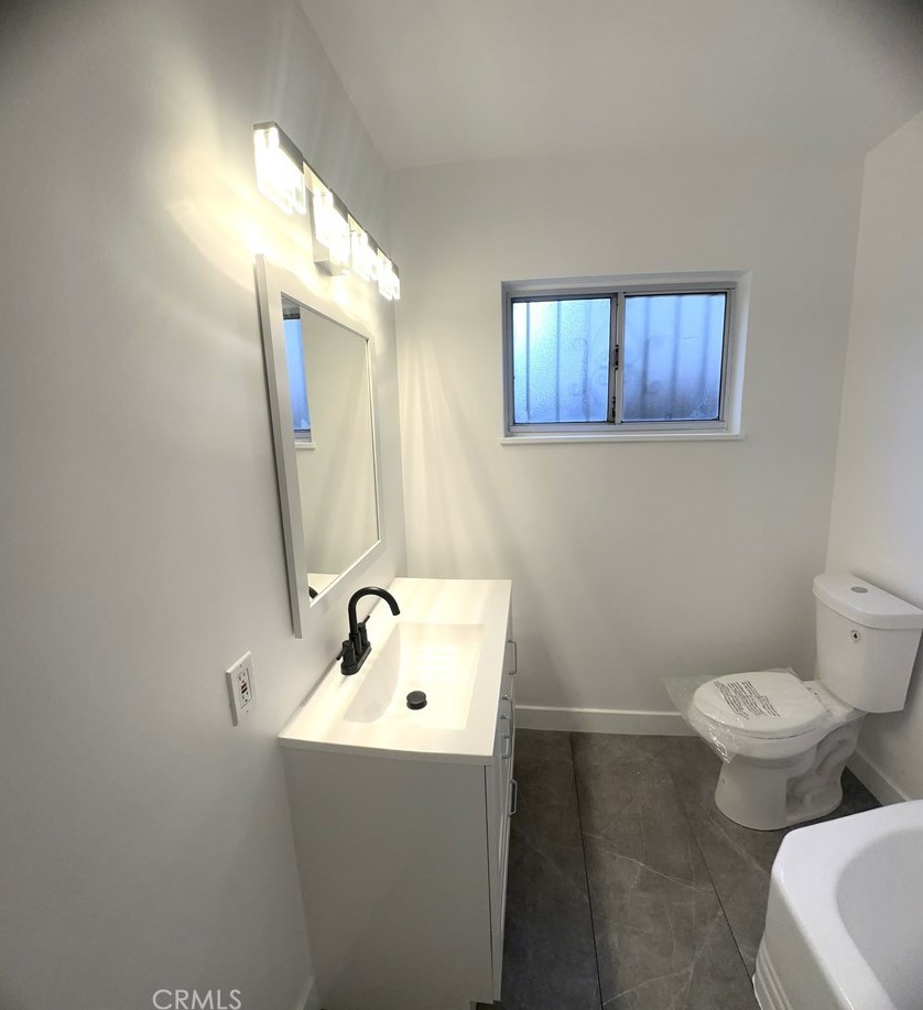 1250 3rd St, Long Beach CA  90802-3608 exterior