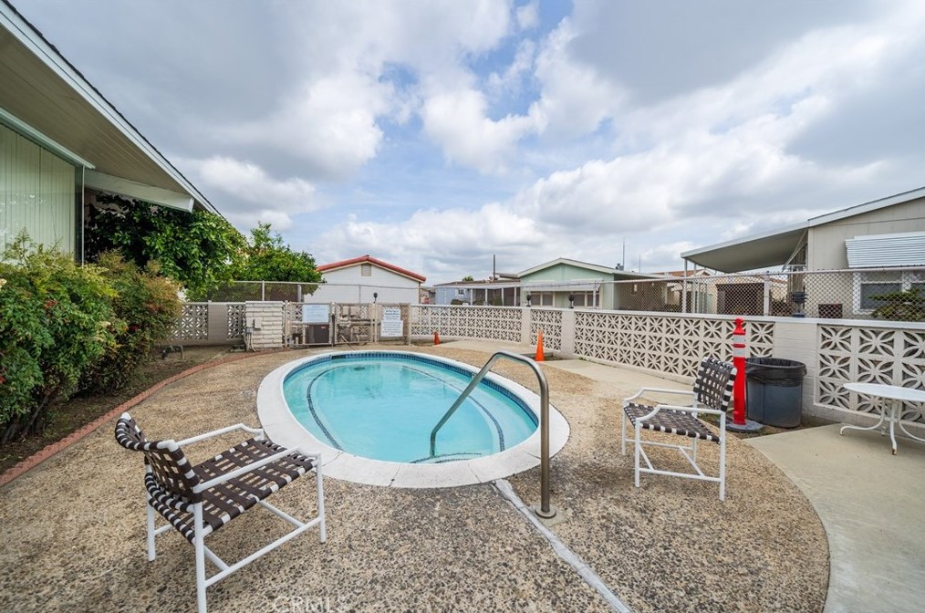 56 Maple Via, Anaheim CA  92801-1035 exterior