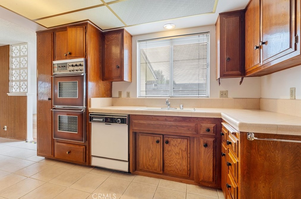 2456 Beechwood St, Orange CA  92865-2713 exterior