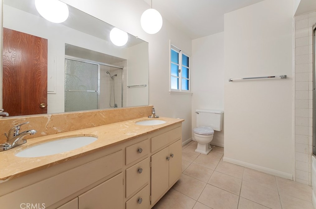 2456 Beechwood St, Orange CA  92865-2713 exterior