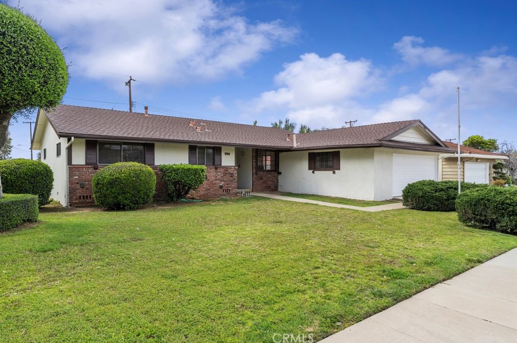 2456 Beechwood St, Orange CA  92865-2713 exterior