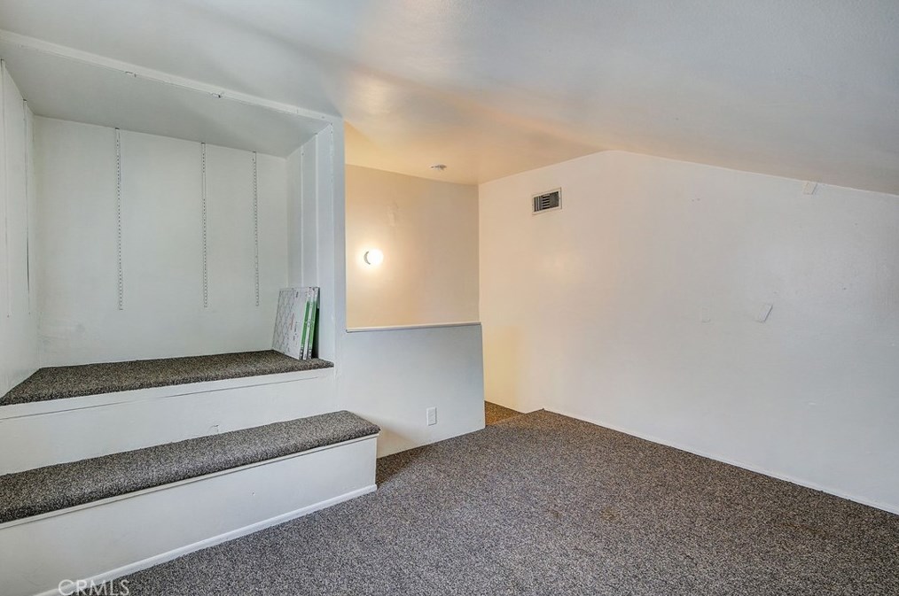 5032 Premiere Ave, Lakewood CA  90712-2712 exterior