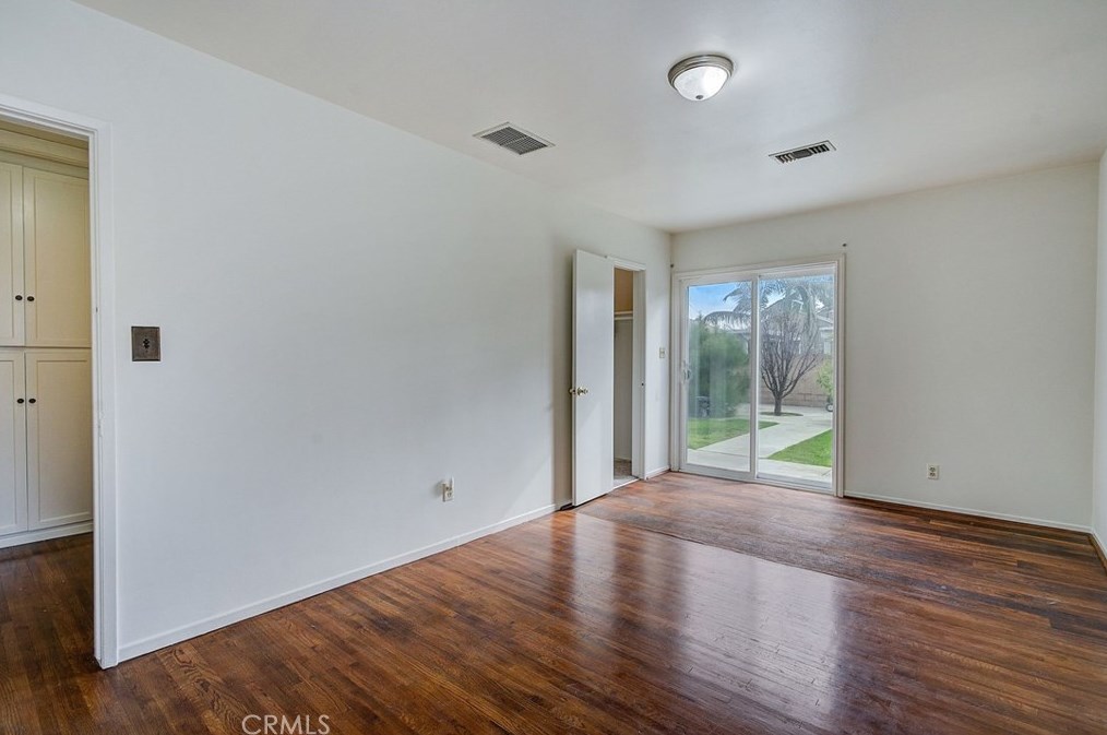 5032 Premiere Ave, Lakewood CA  90712-2712 exterior