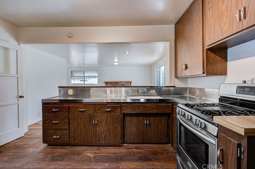 5032 Premiere Ave, Lakewood CA  90712-2712 exterior