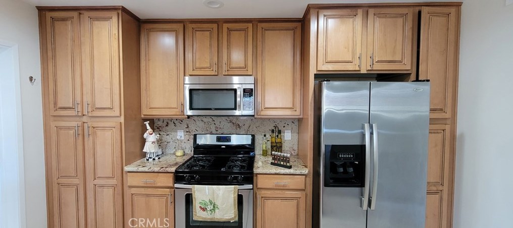 9412 Thistle Rd, Anaheim CA  92804-2332 exterior
